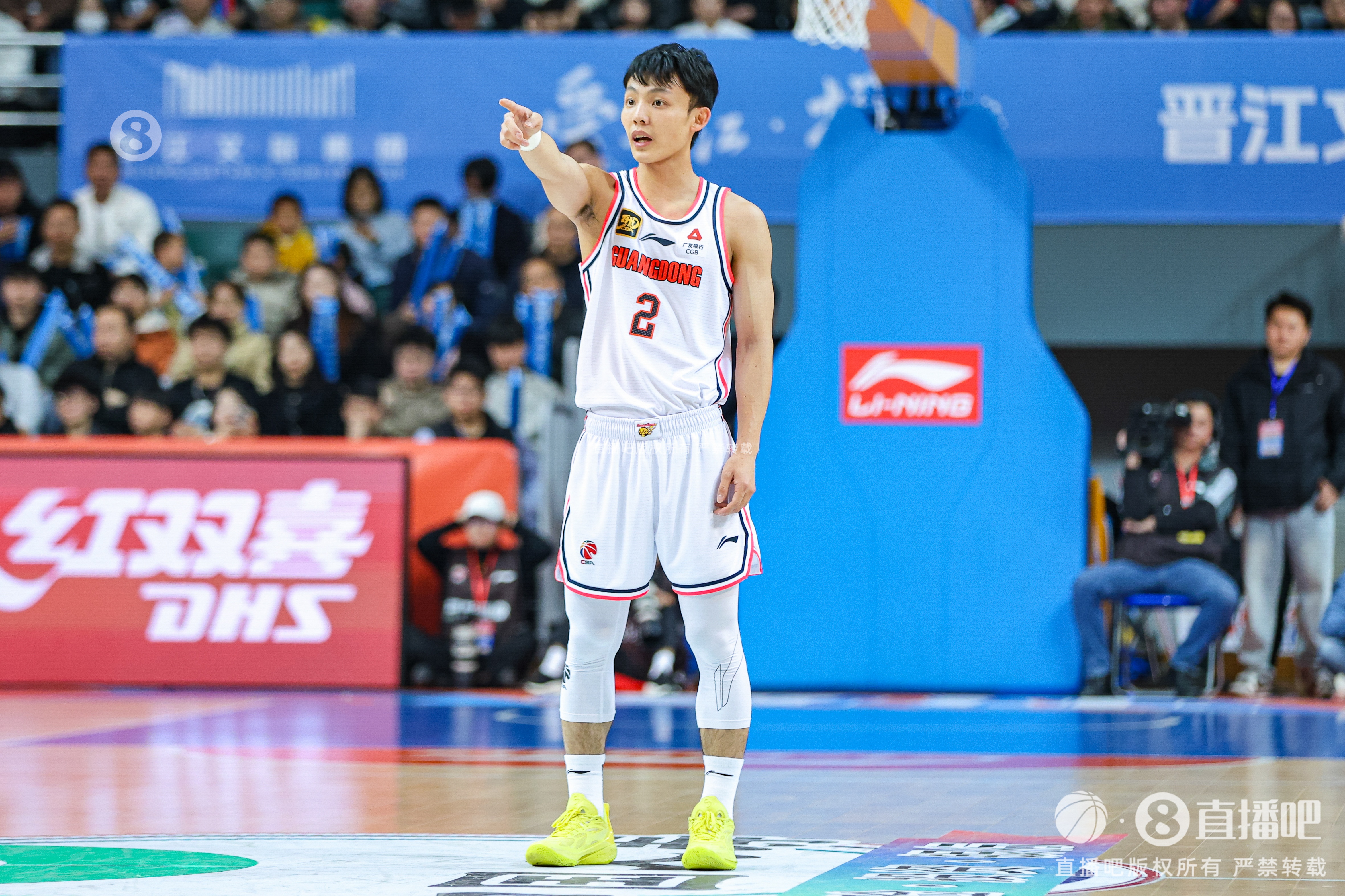手熱！徐杰打滿(mǎn)首節5中4拿到10分2助 正負值+17