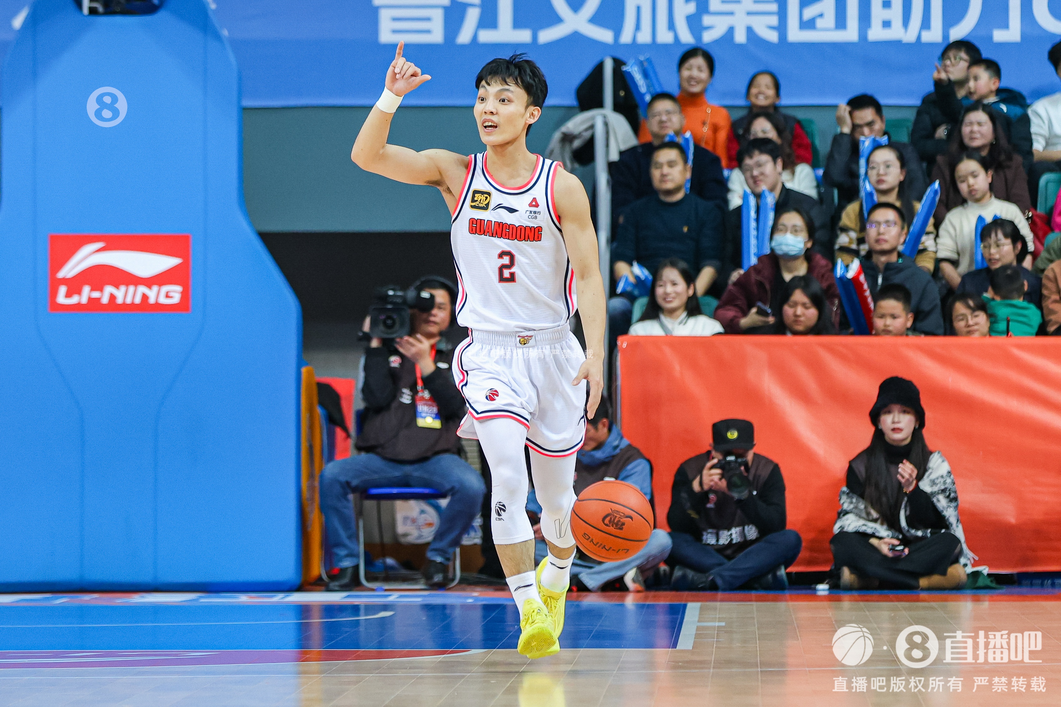 太穩了！徐杰首節2中2拿到6分2板2助