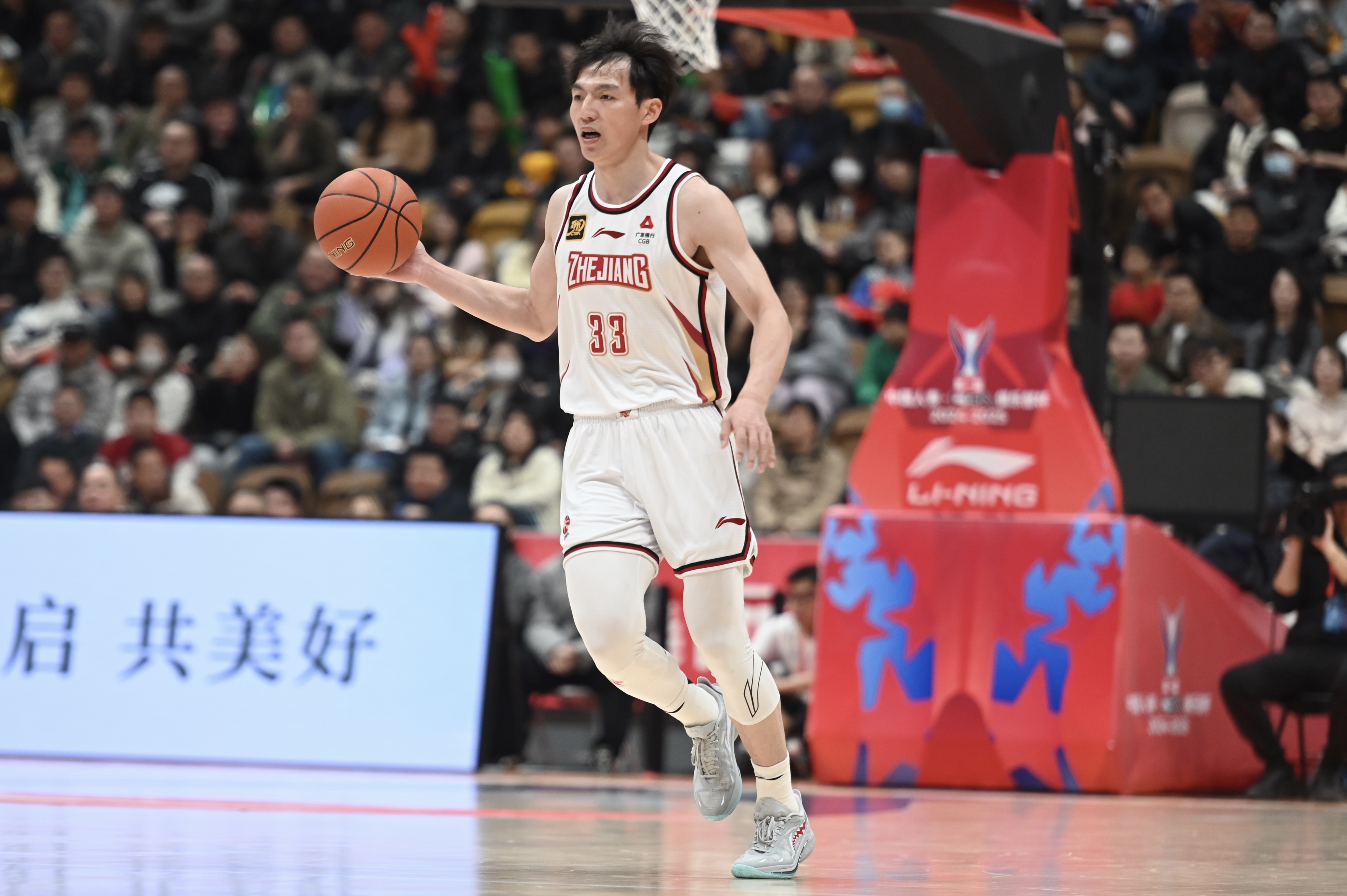 雙槍表現不錯！吳前和陸文博均9中5&三分合計15中7合砍30分